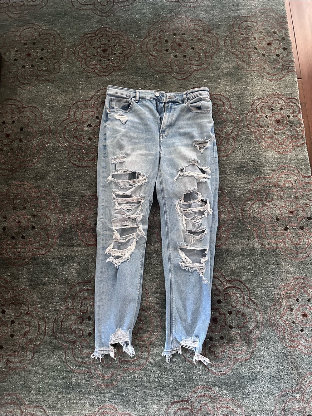 American Eagle Distressed Jeans